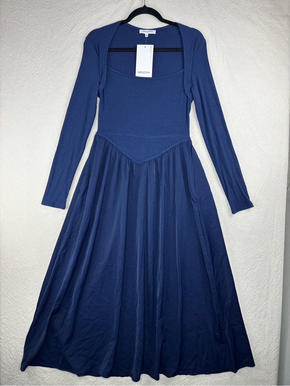 Mieazom fashion women’s medium blue dress NWT